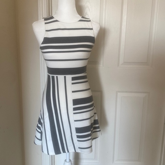 Olive & Oak Dresses & Skirts - Olive & Oak Striped Dress